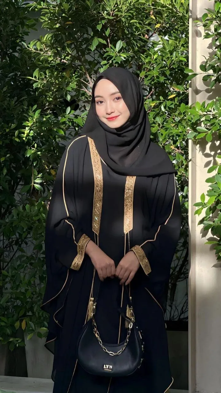 Abaya Hitam