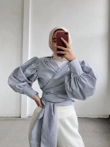 Blouse Garis-Garis