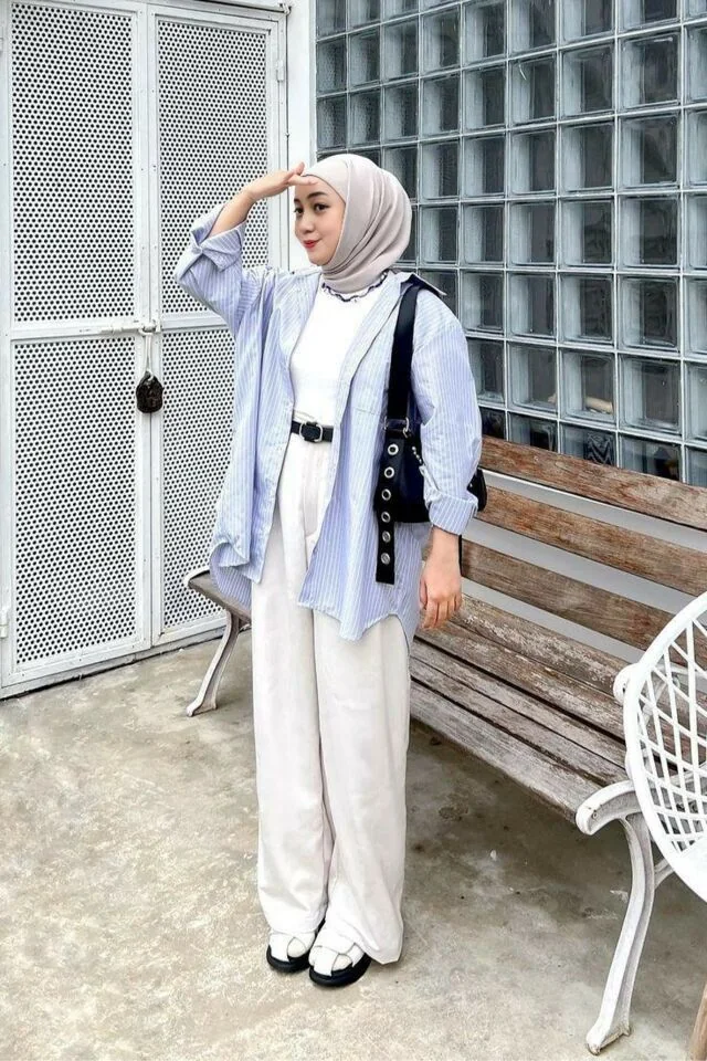 Kemeja Oversize dan Loose Pants