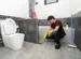 cara membersihkan kamar mandi