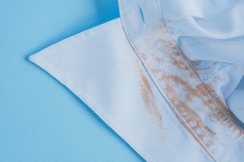 cara membersihkan kerah baju yang kotor