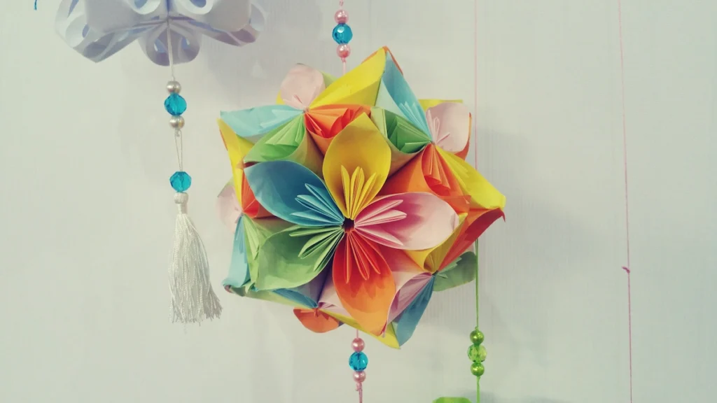 cara membuat hiasan gantung dari kertas origami