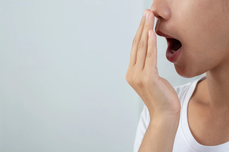 cara menghilangkan bau mulut secara alami