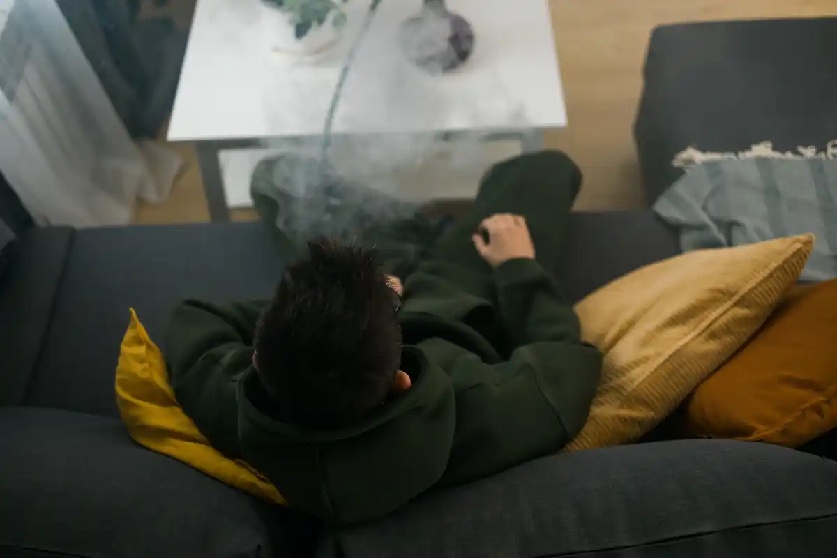Bau Rokok 7 Cara Menghilangkan Bau Rokok di Kamar, Mudah dan Efektif!