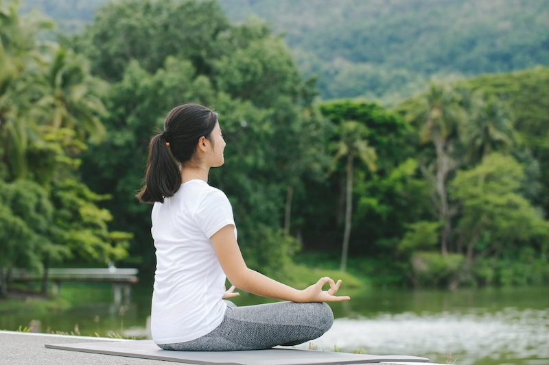 cara mengosongkan pikiran saat meditasi