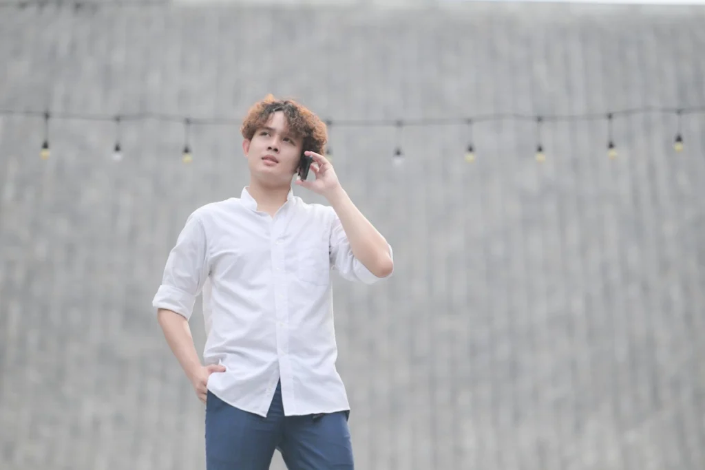 outfit kemeja putih