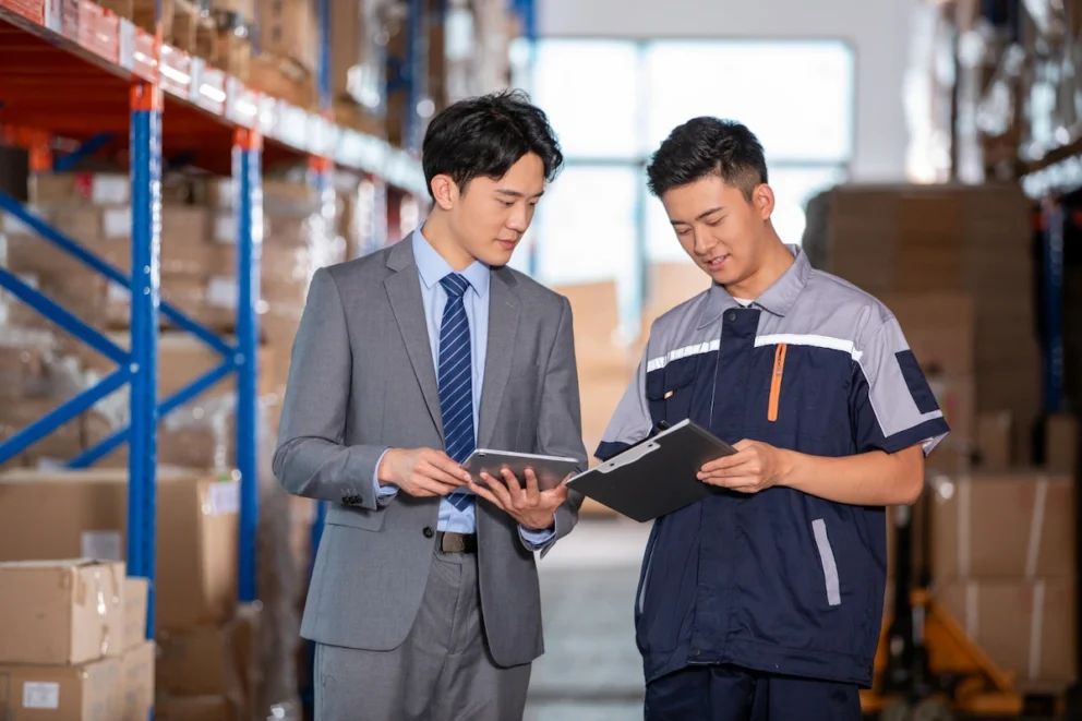 tugas supply chain adalah